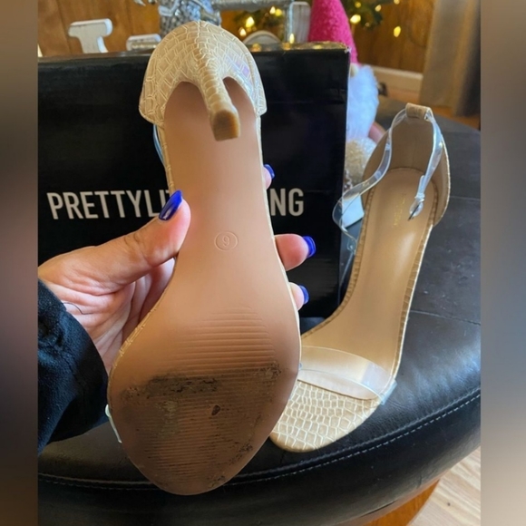 Pretty Little Things Nude Croc Clover Heels Size 8M EUC 3044 - Picture 7 of 9